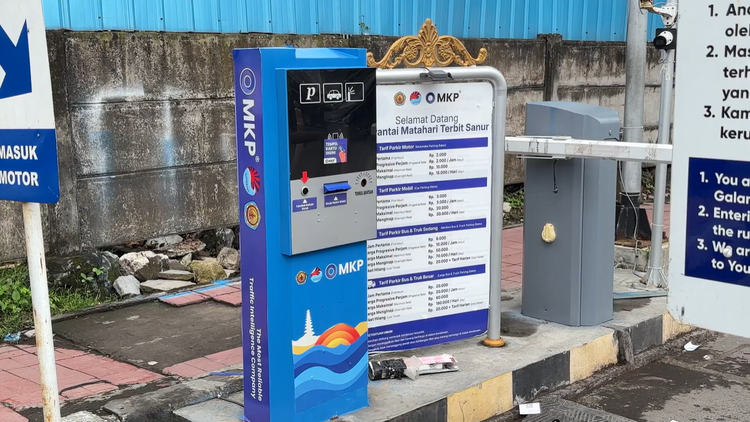 Manual Vs Cashless ? Ini Cara Pelabuhan Matahari Terbit Sanur Atasi Masalah Parkir Liar Wajibkan bayar “Cashless”